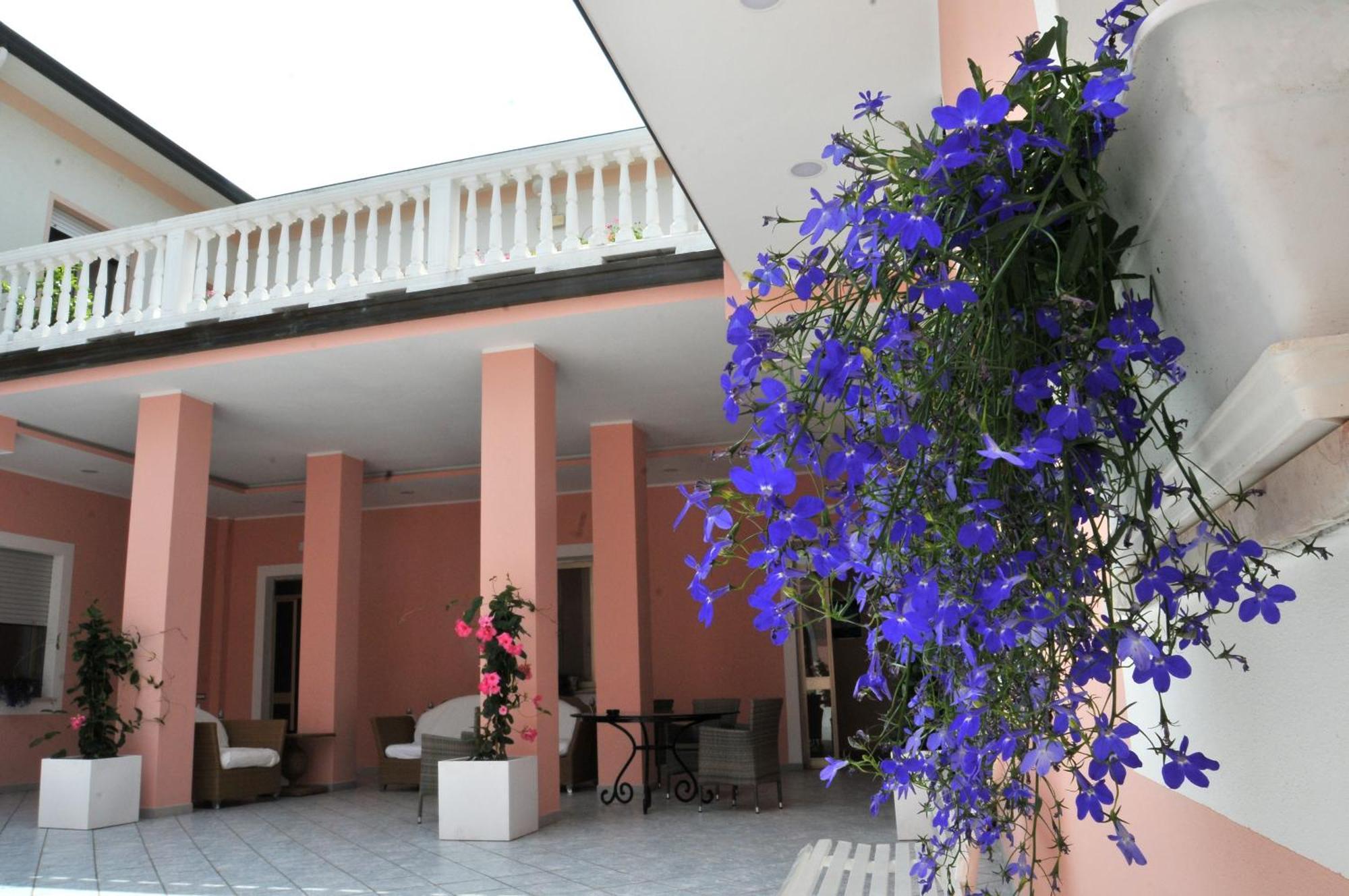 Stella - Casa Per Ferie Hotel เบลลาเรีย-อีเจอา มารีนา ภายนอก รูปภาพ